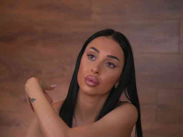 KairaAndrews Live Webcam on BongaCams