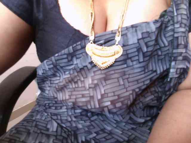 hotpavitra Live Webcam on BongaCams