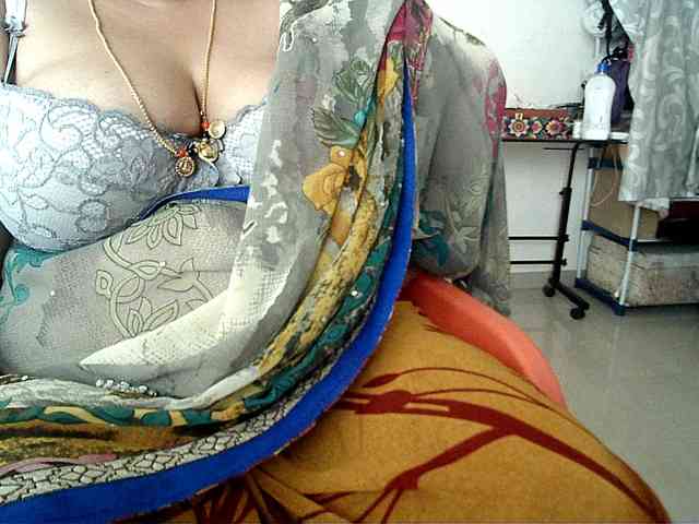 hotpavitra Live Webcam on BongaCams