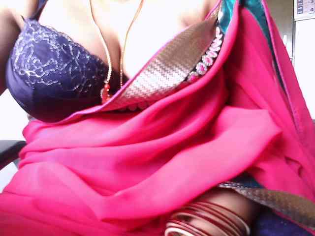 hotpavitra Live Webcam on BongaCams