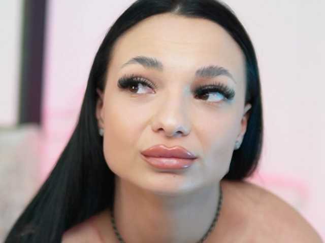 MaraJolie's BongaCams show and profile