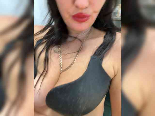 Uliae Live Webcam on BongaCams