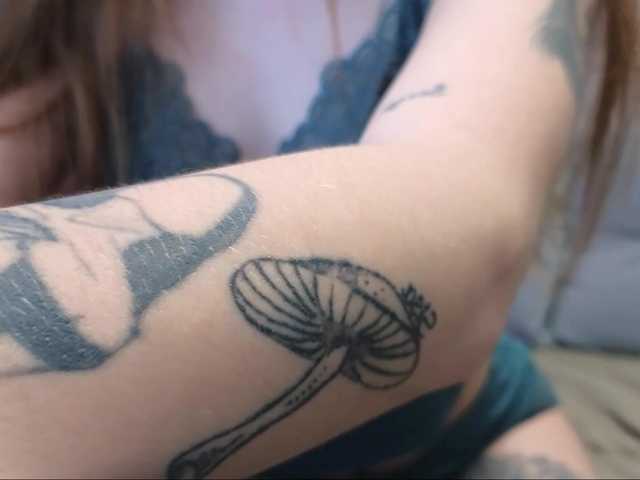 SarahSam's BongaCams show and profile