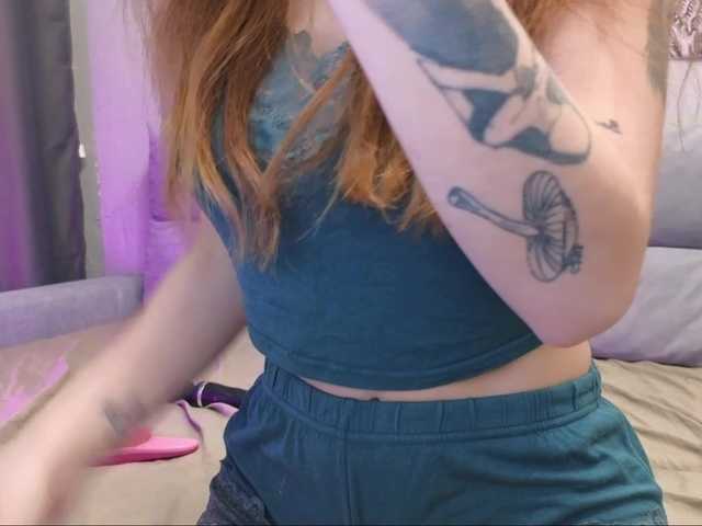 SarahSam's BongaCams show and profile