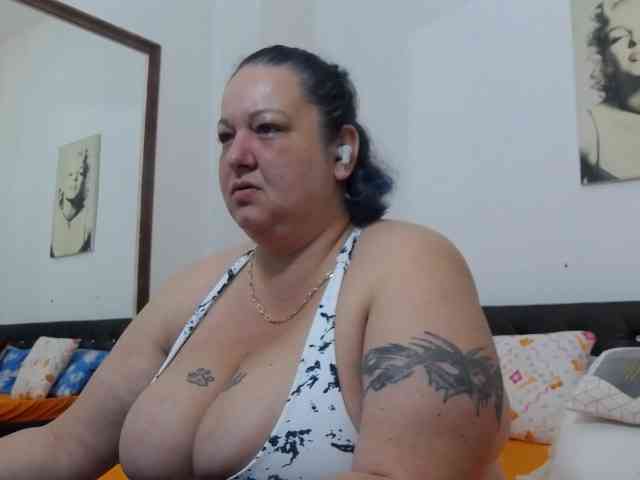 BBWBlackDevon webcam