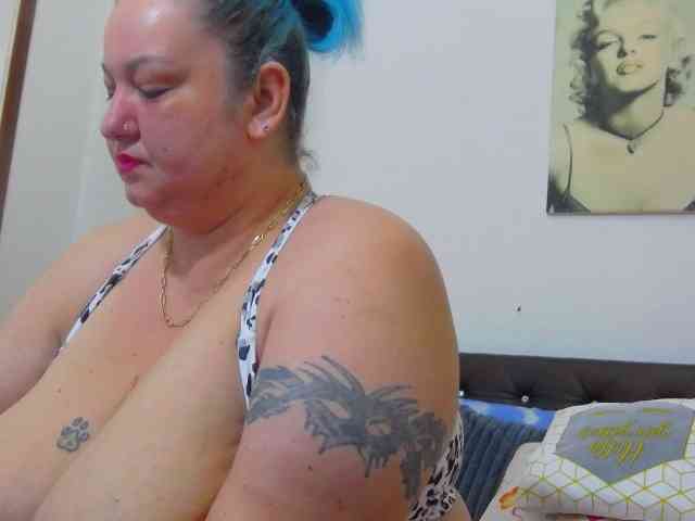 BBWBlackDevon webcam