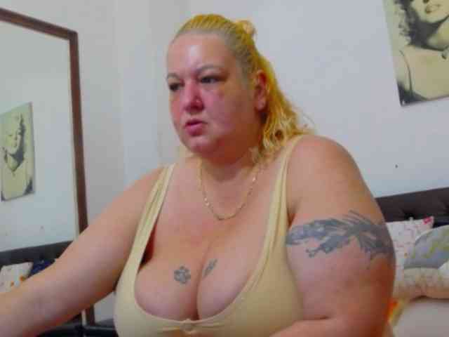 BBWBlackDevon webcam