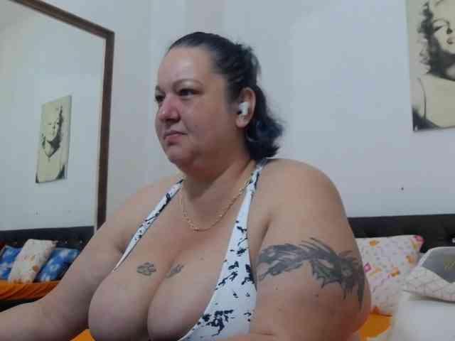 BBWBlackDevon webcam