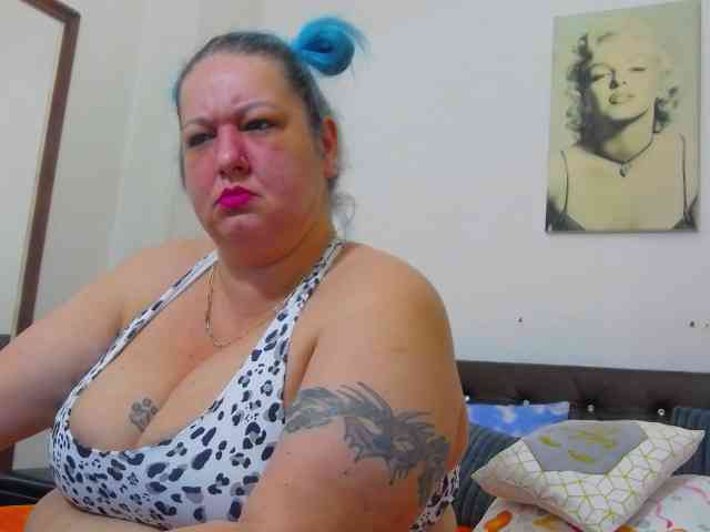 BBWBlackDevon webcam