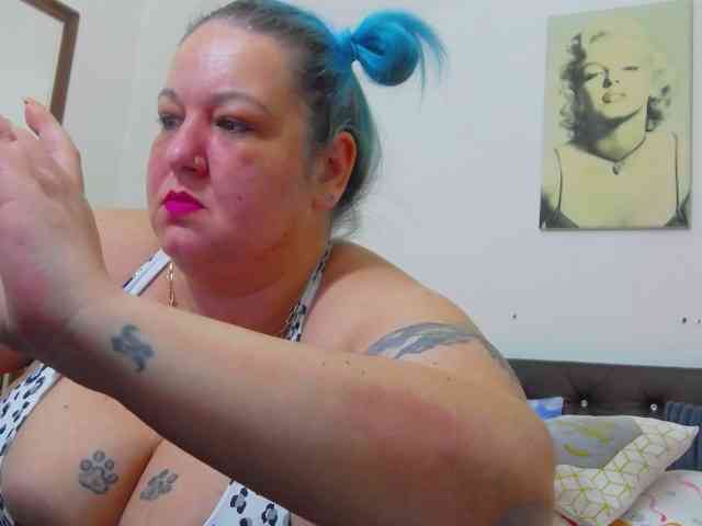 BBWBlackDevon webcam