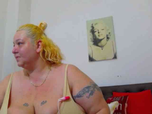 BBWBlackDevon webcam
