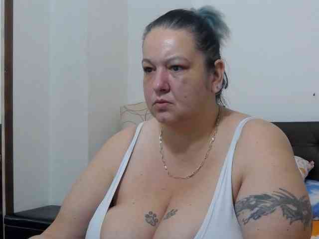 BBWBlackDevon webcam