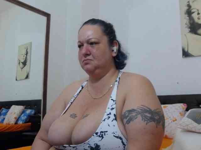 BBWBlackDevon webcam