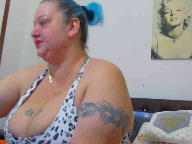 BBWBlackDevon webcam