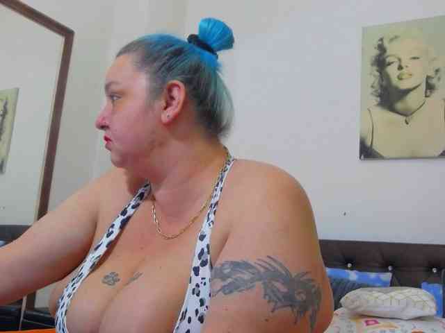 BBWBlackDevon webcam