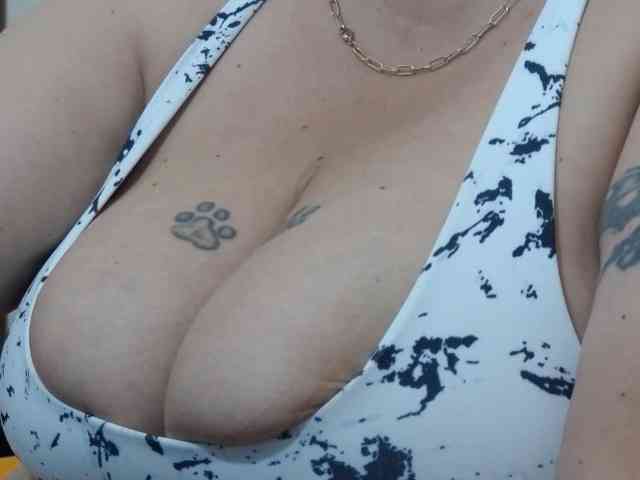 BBWBlackDevon webcam