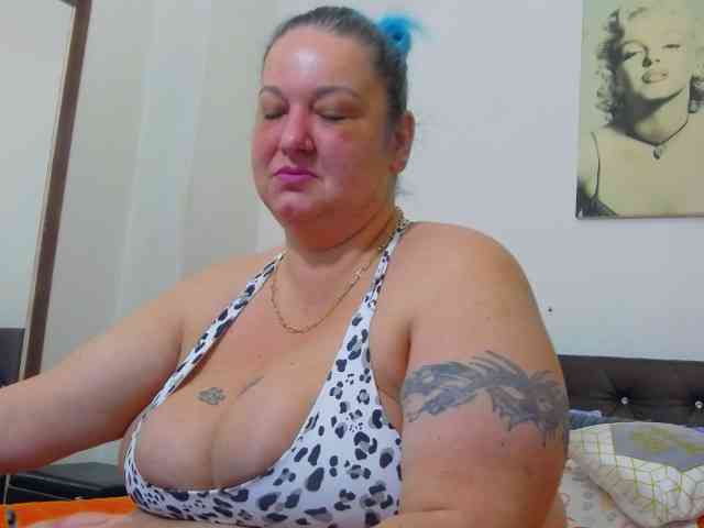 BBWBlackDevon webcam