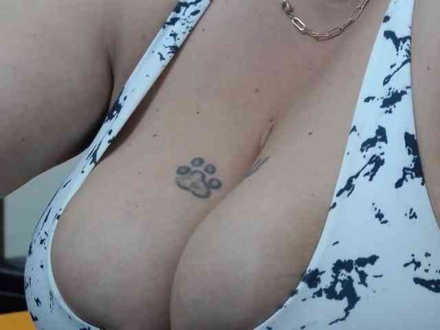 BBWBlackDevon webcam