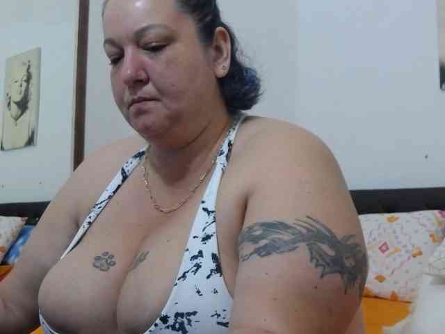 BBWBlackDevon webcam