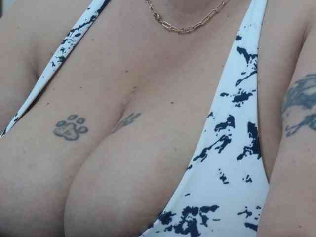 BBWBlackDevon webcam