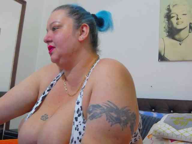 BBWBlackDevon webcam
