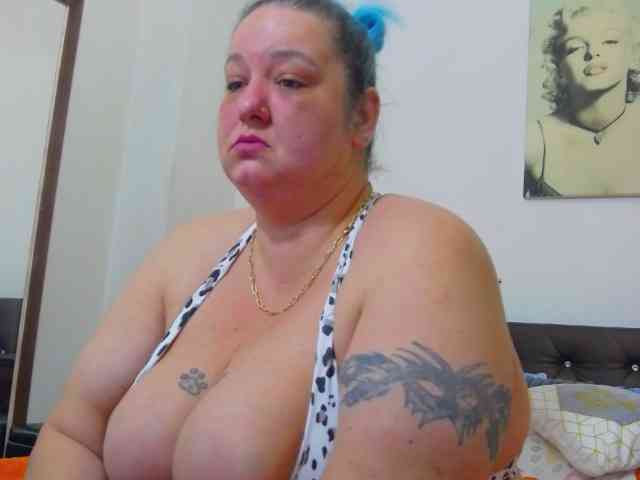 BBWBlackDevon webcam