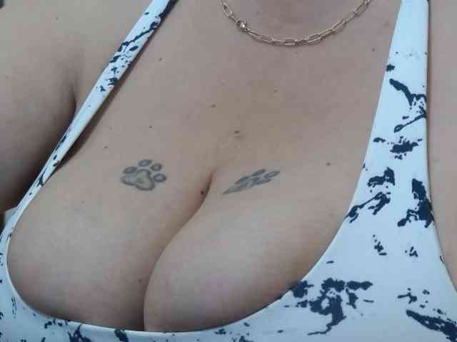 BBWBlackDevon webcam