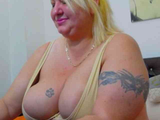 BBWBlackDevon webcam