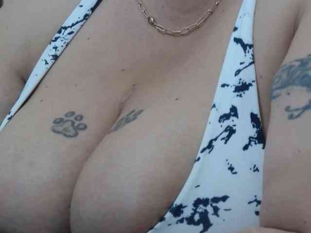 BBWBlackDevon webcam