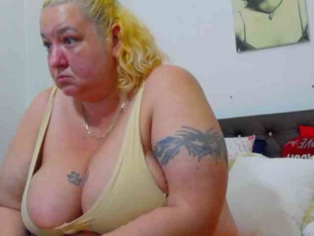 BBWBlackDevon webcam