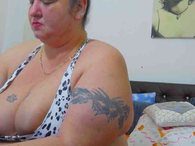 BBWBlackDevon webcam