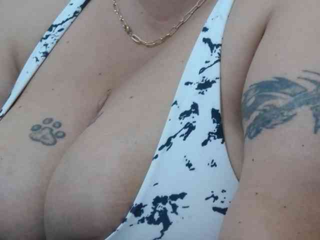 BBWBlackDevon webcam