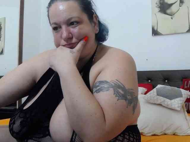 BBWBlackDevon webcam