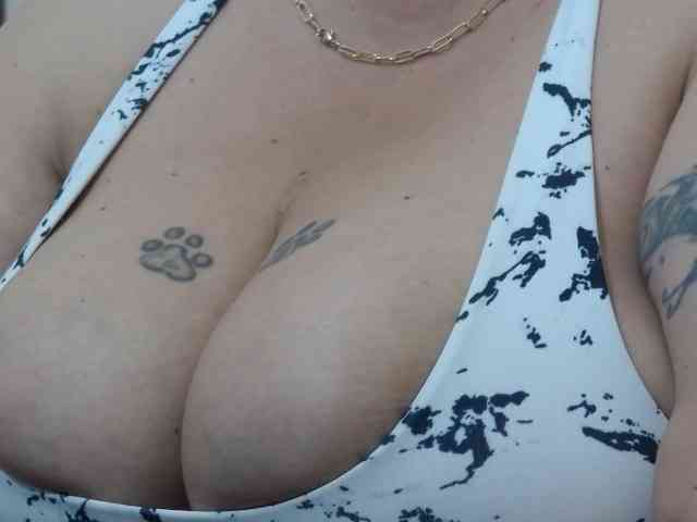 BBWBlackDevon webcam