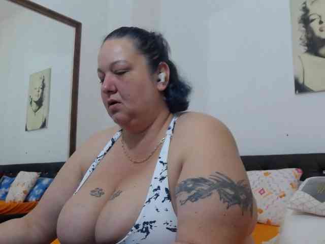 BBWBlackDevon webcam