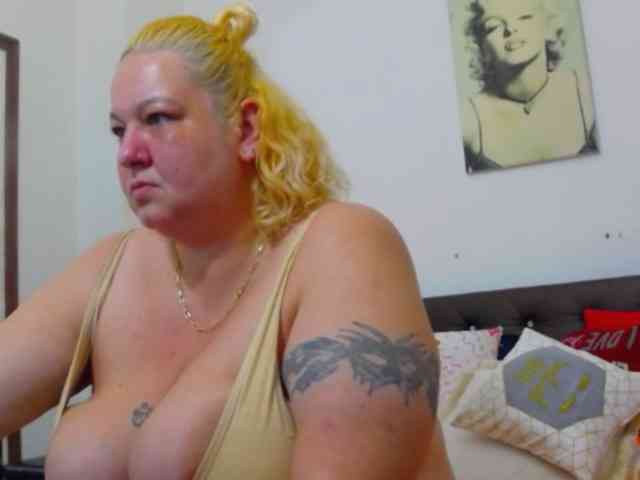 BBWBlackDevon webcam