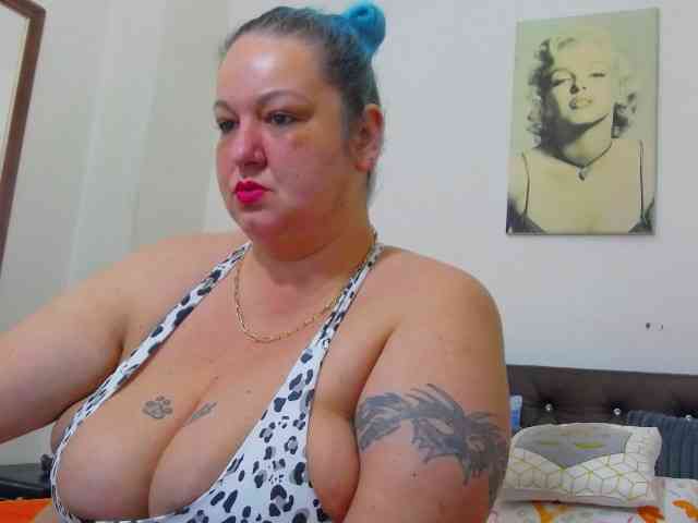 BBWBlackDevon webcam