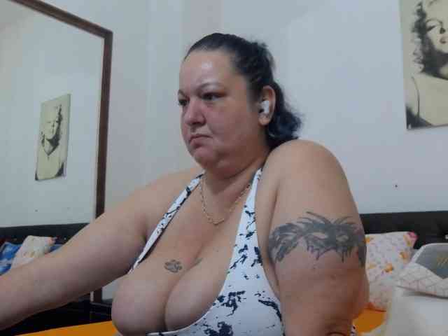 BBWBlackDevon webcam