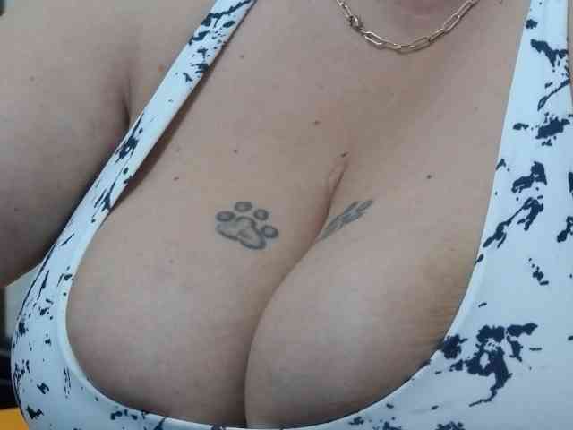 BBWBlackDevon webcam