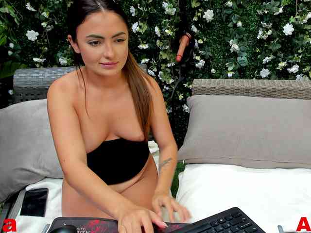 AlexiaxDaria webcam