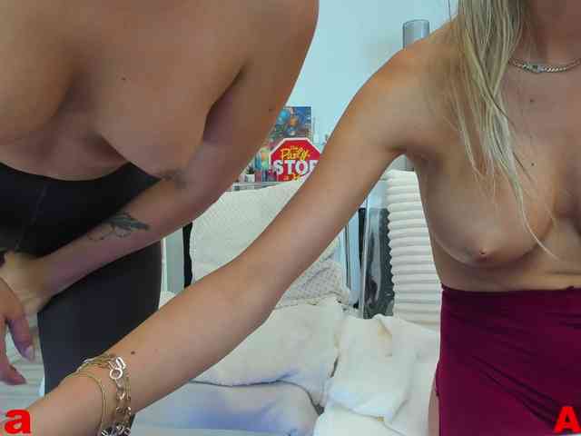 AlexiaxDaria webcam
