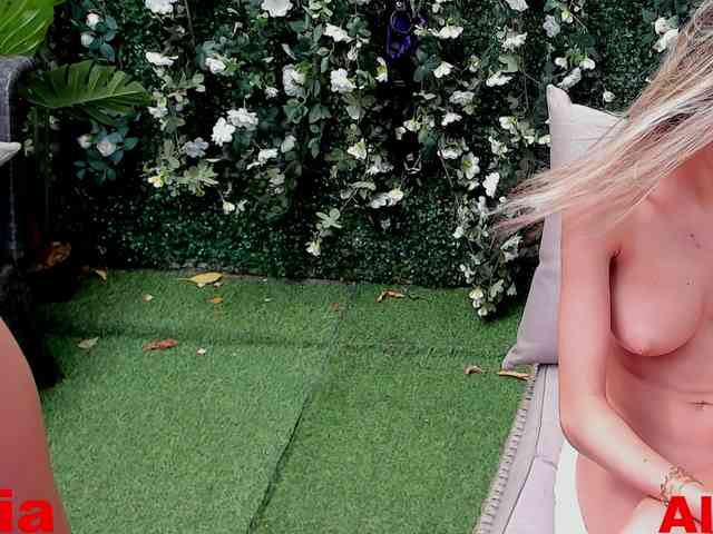 AlexiaxDaria webcam