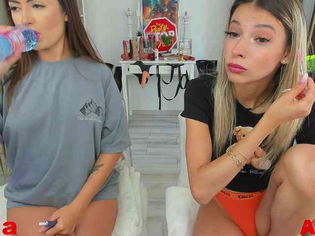 AlexiaxDaria webcam