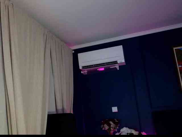 Olivia_Olivia webcam