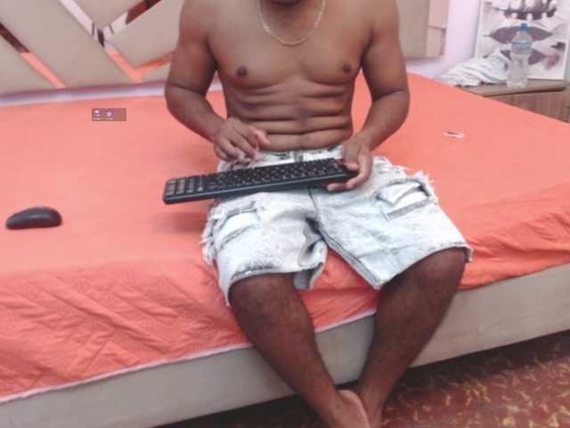 tu-y-yo19's BongaCams show and profile