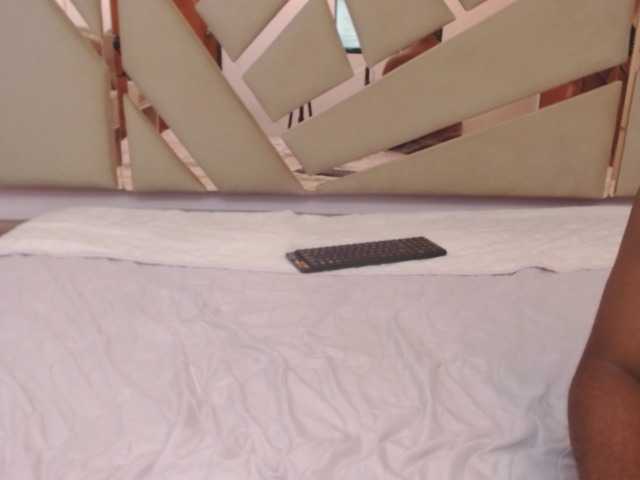 tu-y-yo19's BongaCams show and profile