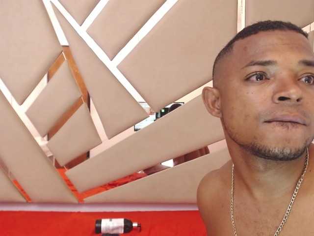 tu-y-yo19 from BongaCams