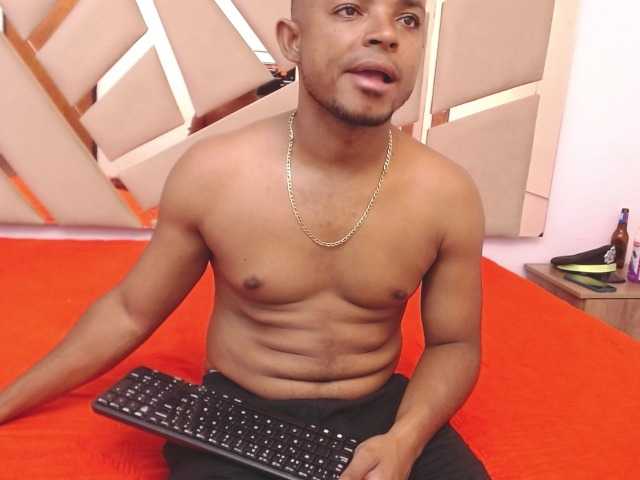 tu-y-yo19's BongaCams show and profile