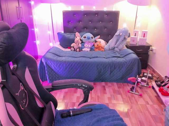 NahiaraEvans-'s BongaCams show and profile