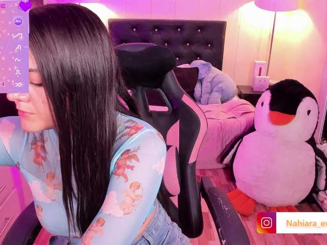 NahiaraEvans-'s BongaCams show and profile